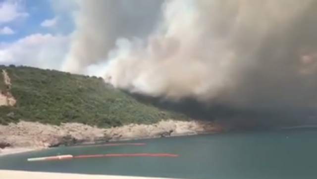 Veliki požar u Tivtu, evakuisani turisti VIDEO