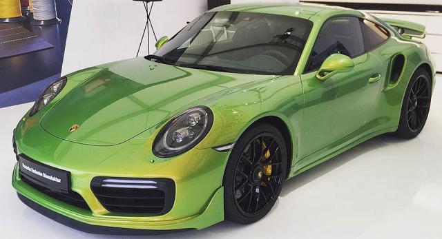 Farba koja košta koliko i Porsche 911 Carrera