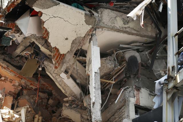 226 žrtava zemljotresa, padaju zgrade, požari VIDEO