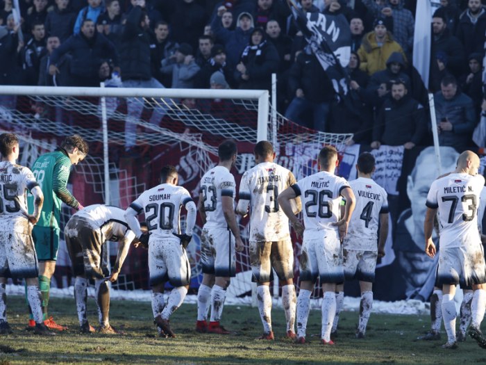 Radnički pobedio Partizan u blatu i izjednačio večite