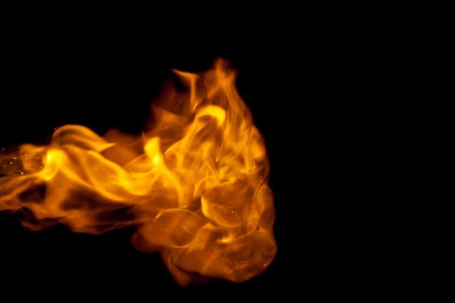 Alarmantno u Ulcinju: Vatra stigla do mora