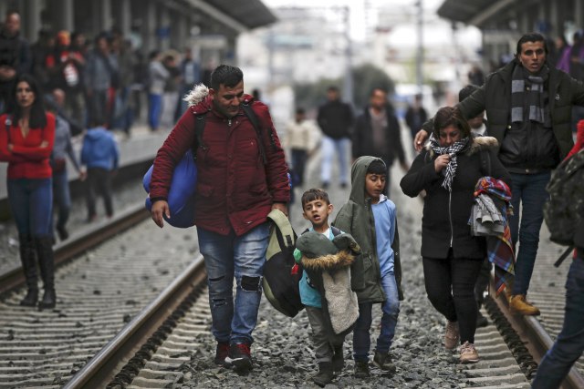 Migranti preplavili Grčku: Premalo kapaciteta u prihvatnim centrima