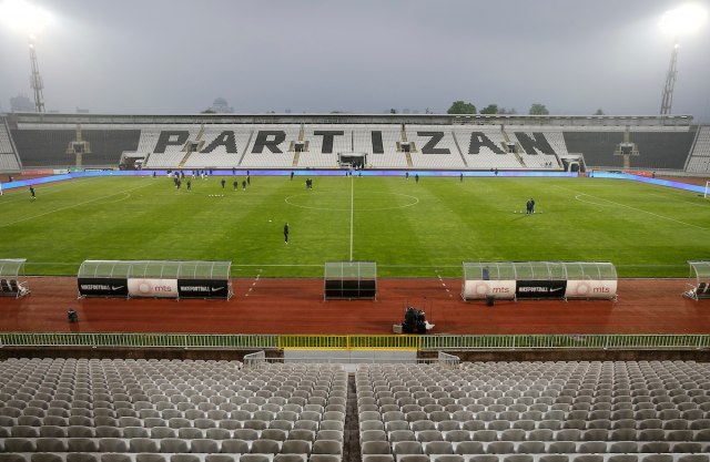 FK Partizan: Brutalna oružana pljaèka u Nišu