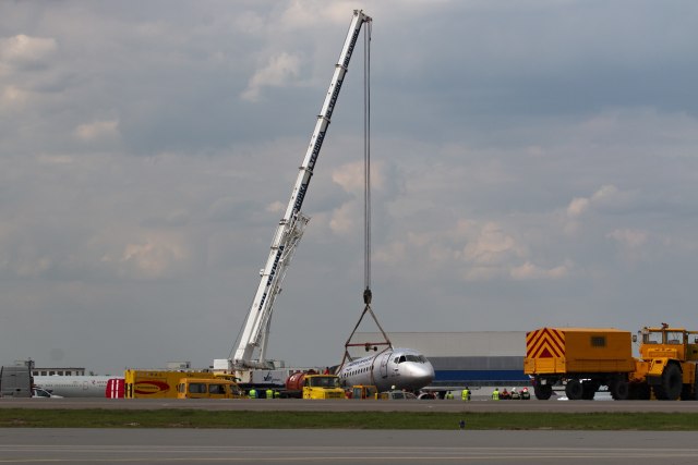 Spaljeni avion sklonjen, istraga obavljena i aerodrom ponovo radi FOTO