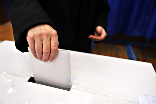 Iz dijaspore 42.000 prijava za glasanje na izborima na KiM