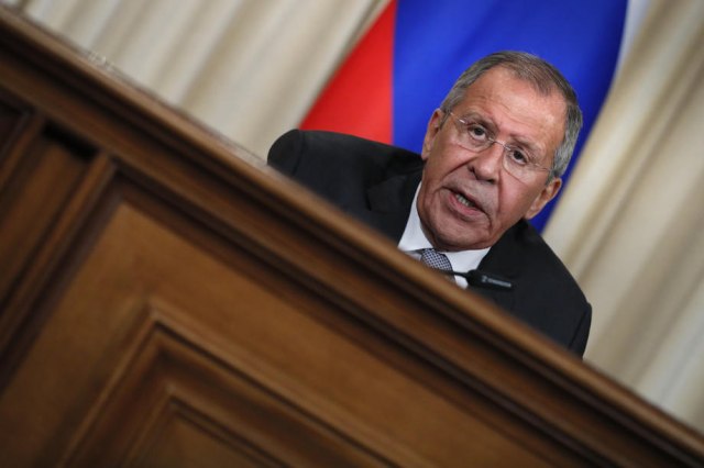 Lavrov: Makron želi da spasi iranski nuklearni sporazum