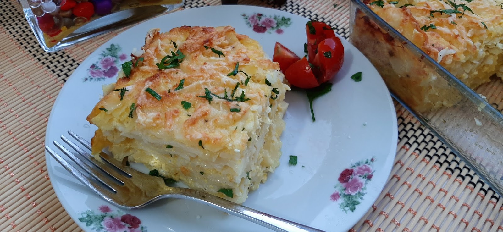 Preukusna testenina sa krompirom i sirom zapečena u rerni