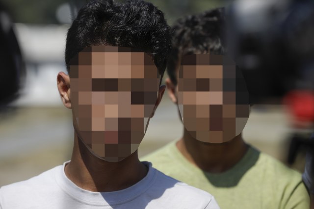 Deèak migrant o maltretiranju u Hrvatskoj: Molim vas, zamaglite mi lice, ubiæe me