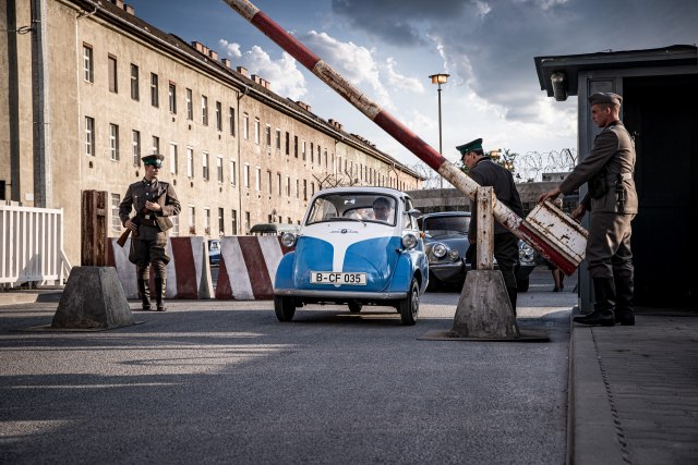 Kako je BMW-ov najmanji model pre pola veka korišćen za beg iz Istočnog Berlina? VIDEO