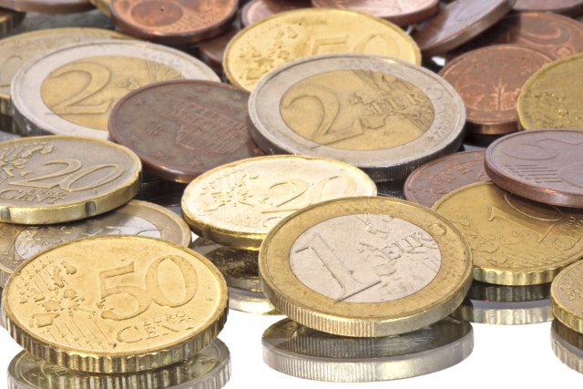 Evro od uvoðenja izgubio više od 80 procenata vrednosti u odnosu na zlato
