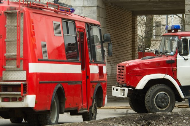 Dva kanadera gasila požar kod Drniša