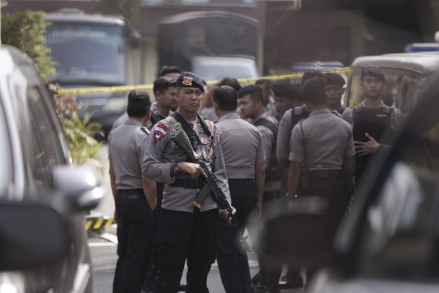 Indonezija: Šestoro povređenih u samoubilačkom napadu