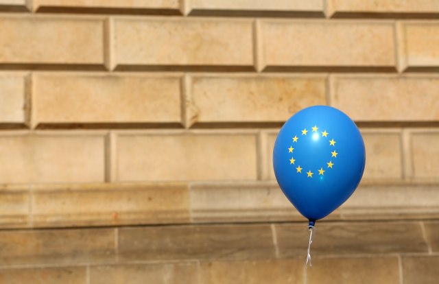 EU poziva kosovske vlasti da ukinu mere reciprociteta