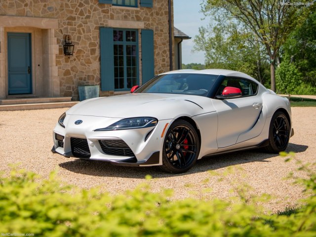 Toyota Supra 2.0 i 3.0 – u čemu je razlika? VIDEO