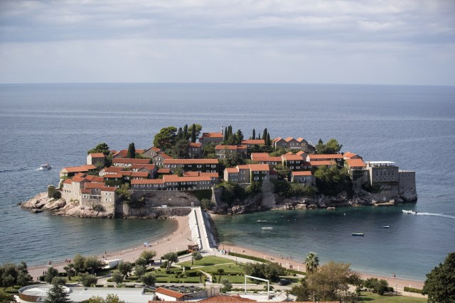 Crnogorci  traže da se Sveti Stefan vrati u državno vlasništvo