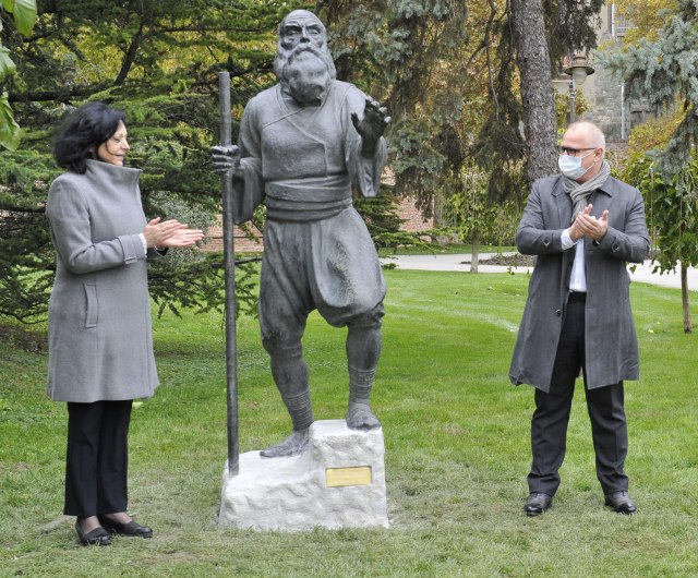 Skulptura "Slepi guslar" posle 104 godine na Kalemegdanu FOTO