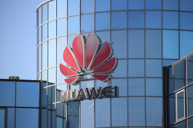 Nesvakidašnje: Kinezi poklanjaju iPhone 12 kupcima novog Huawei telefona