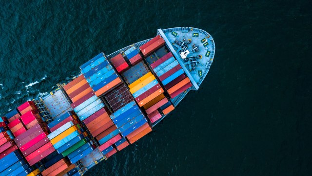 Bitka za brodske kontejnere katapultirala cenu prevoza 300 odsto
