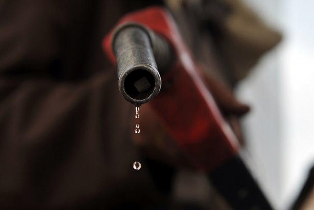 Da li će cena goriva otići na 200 dinara? VIDEO