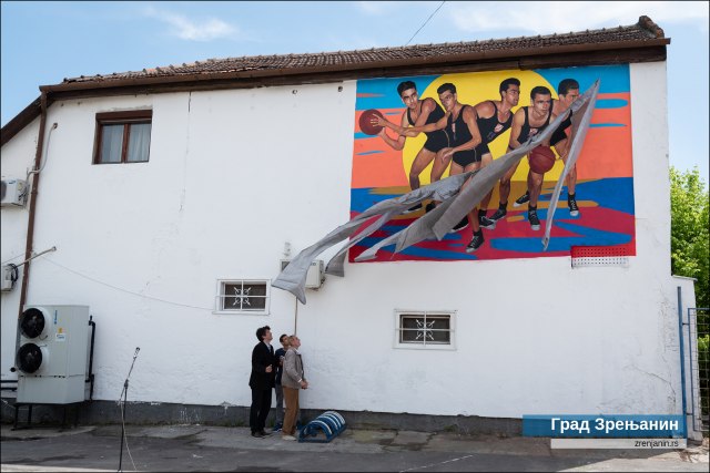 Zrenjanin Serbia Novo Mural Sobre Campeões De Basquete Imagem Editorial -  Imagem de fresco, curso: 223066650