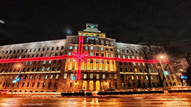 Ukrašena Glavna pošta u Beogradu FOTO