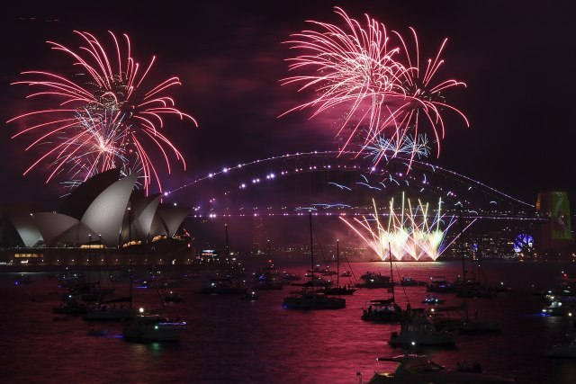 New Year has already arrived for them - fireworks in Sydney VIDEO / PHOTO