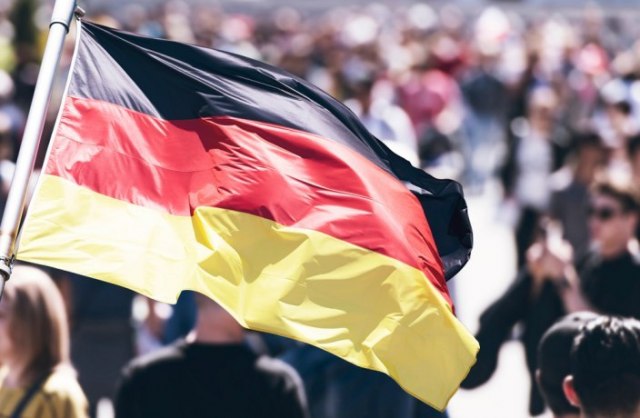 Upozorenje Nemaèke: Platiæete; Stigao odgovor