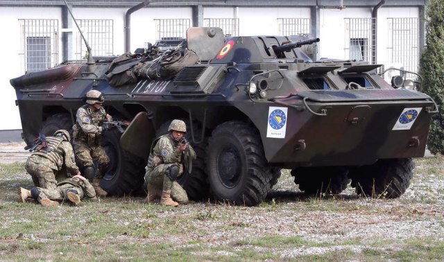 Kosovo troops at US base