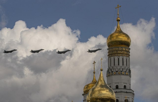 Ruski lovci ušli u Švedsku – Su-24 i Su-27