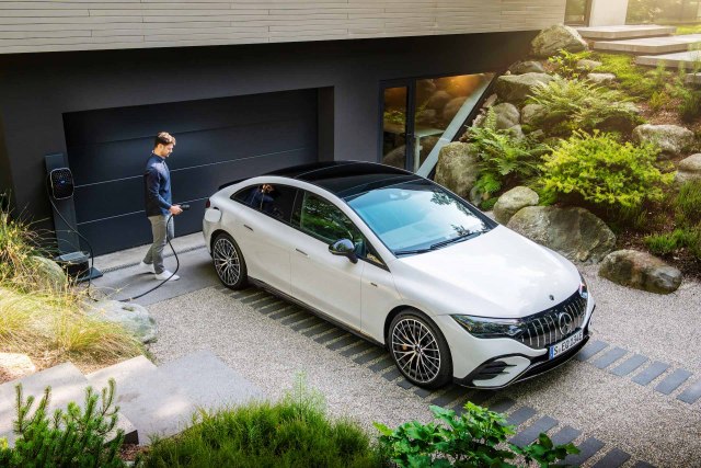 Električni Mercedes-AMG EQE 53 (Foto: Mercedes promo)