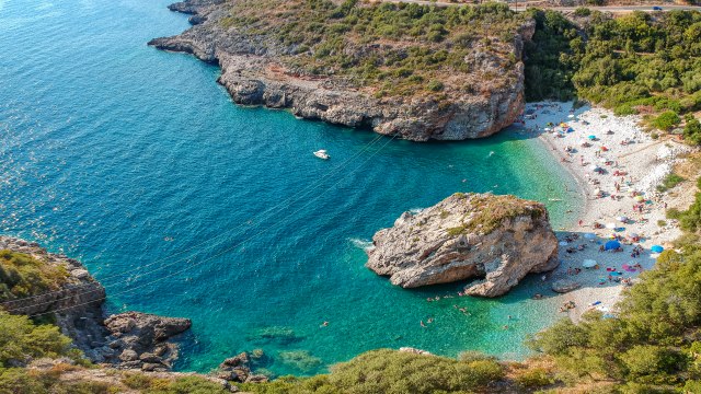 Η Ελληνίδα είναι πολύ όμορφη για το τρομακτικό της όνομα ΦΩΤΟ/ΒΙΝΤΕΟ