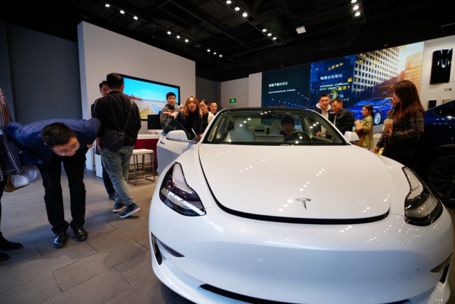 Tesla u minusu: 40.000 automobila manje zbog zatvaranja Šangaja