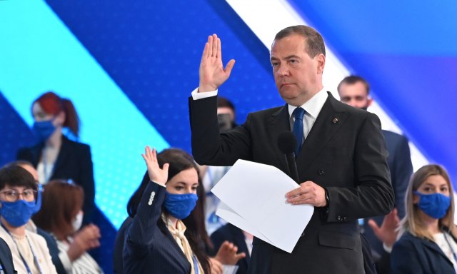 Medvedev odgovorio 