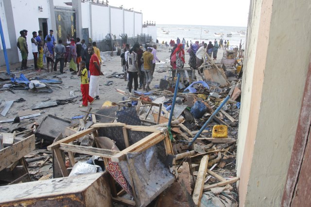 Somalijski džihadisti bacili bombu na restoran u Mogadišu; šest osoba poginulo FOTO