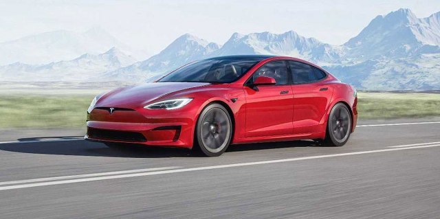 Problem – Tesla opoziva 130.000 vozila