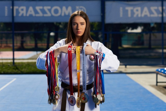 Uz podršku Mozzarta do novih zlata: Karatistkinja Emilija Antanasijević osvaja sportsku scenu