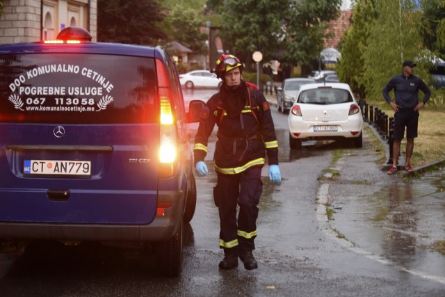 U pucnjavi na Cetinju 11 mrtvih: Nastradala dva deteta; napadaèa ubio komšija? VIDEO/FOTO