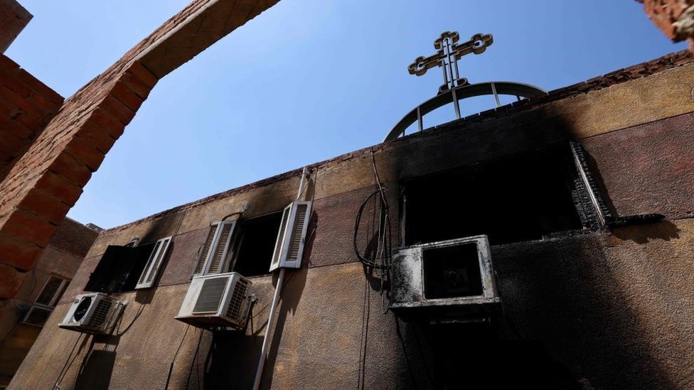 Egipat i nesreće: Desetine mrtvih u požaru i stampedu u koptskoj crkvi