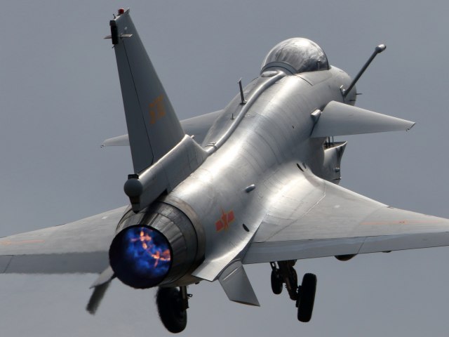 Kina podigla borbene avione, primećeni i brodovi