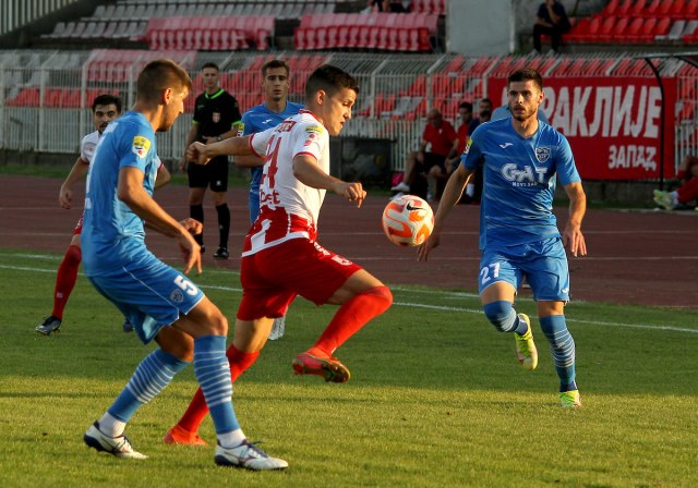 Fudbaleri Vojvodine pobedili Radnički u Nišu, Napredak slavio u