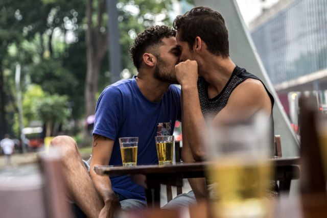 Hrvatski "kralj æevapa" se zamerio homoseksualcima: "Strogo zabranjen ulaz pe**rima" FOTO