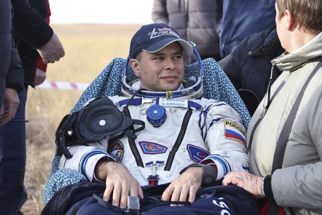 Ruski kosmonauti se vratili na Zemlju