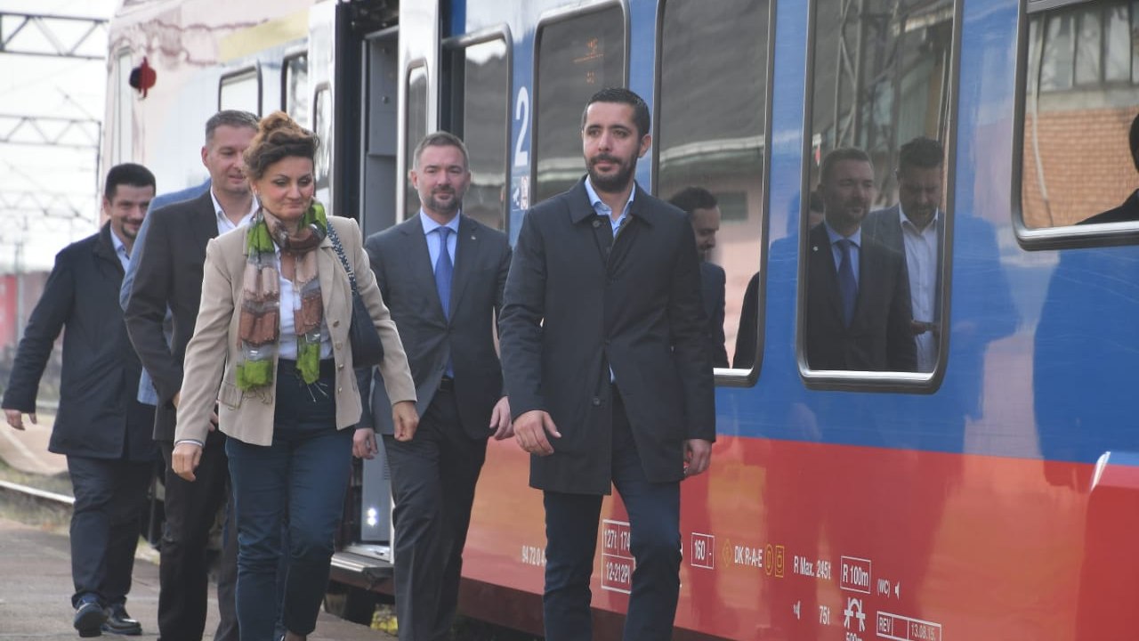 Uspostavljen redovan saobraćaj vozova na šidskoj pruzi FOTO