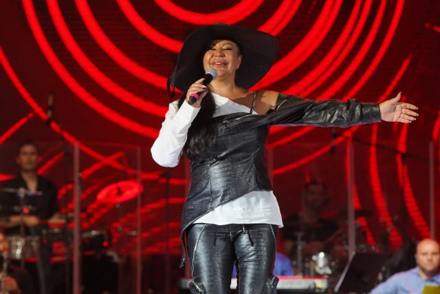 Stoja pokazala imanje na SELU: Pevačica Perlez voli više od Bahama, a OVAJ prizor će vas oduševiti! (FOTO)