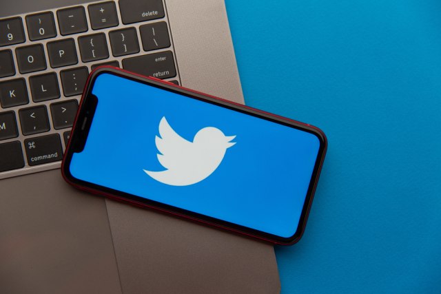 Mask preti: Kreiraće alternativni telefon ako Apple i Google zabrane Twitter aplikaciju