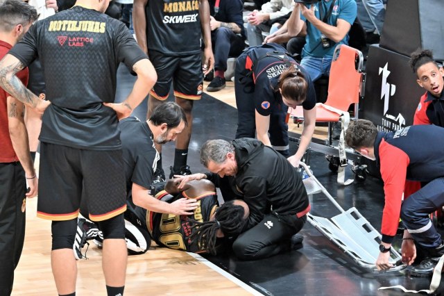 Teška povreda košarkaša Monaka VIDEO