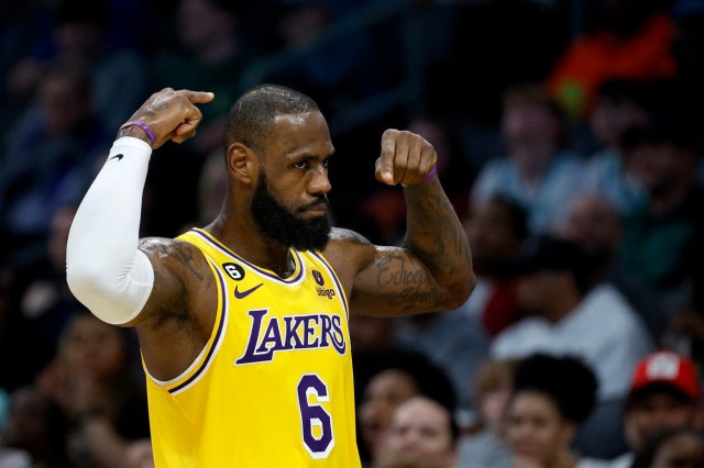 Lebron rasterao stršljenove, Embid i Harden prejaki za Pelikane