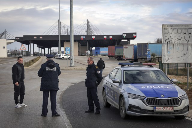 Na Jarinju Zabrana Prolaska I Vozilima Sa KM Tablicama Registrovanim U ...