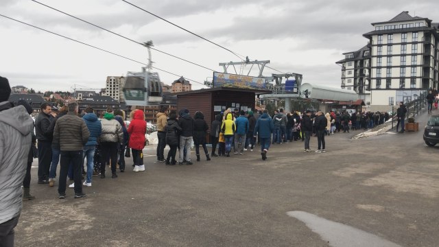 Satima čekali U Redu: Apsolutna Dominacija Najposećenije Turističke ...