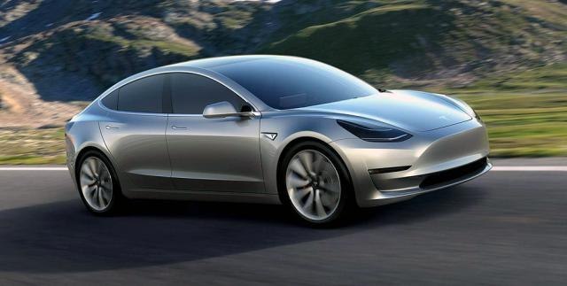 Mask: Tesla će nastaviti da snižava cene električnih vozila